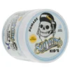 Okrągłe opakowanie pomady Suavecito Kid’s do stylizacji włosów dzieci, o delikatnej formule i bezpiecznym składzie